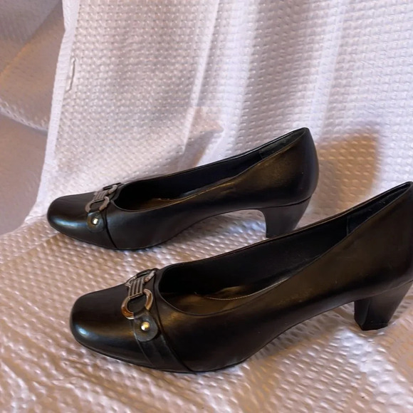 Air Flex black pumps Size 7.5 M - Picture 3 of 7